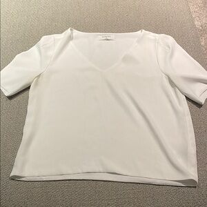 Babaton white V-Neck Blouse cap sleeve size xs EEUC 18” PTP